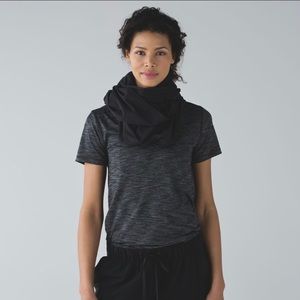 LULULEMON SNAP SCARF